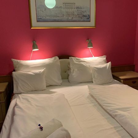 Hotel Omnibusz بودابست المظهر الخارجي الصورة