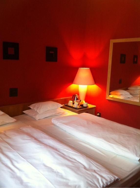 Hotel Omnibusz بودابست المظهر الخارجي الصورة