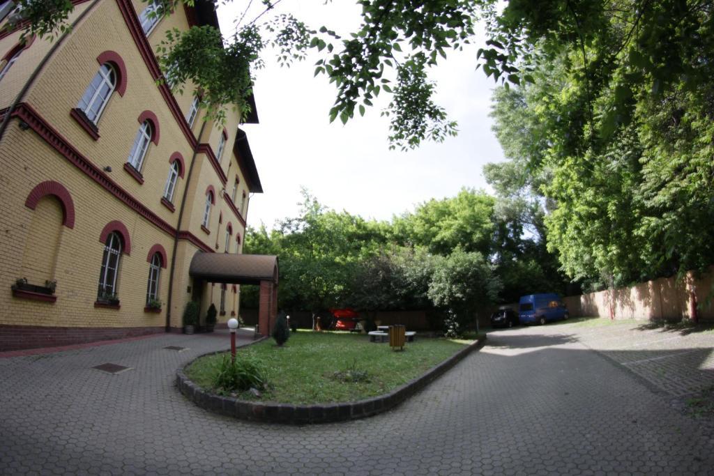 Hotel Omnibusz بودابست المظهر الخارجي الصورة