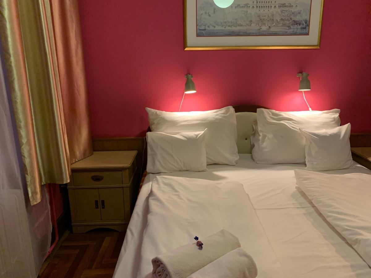 Hotel Omnibusz بودابست المظهر الخارجي الصورة